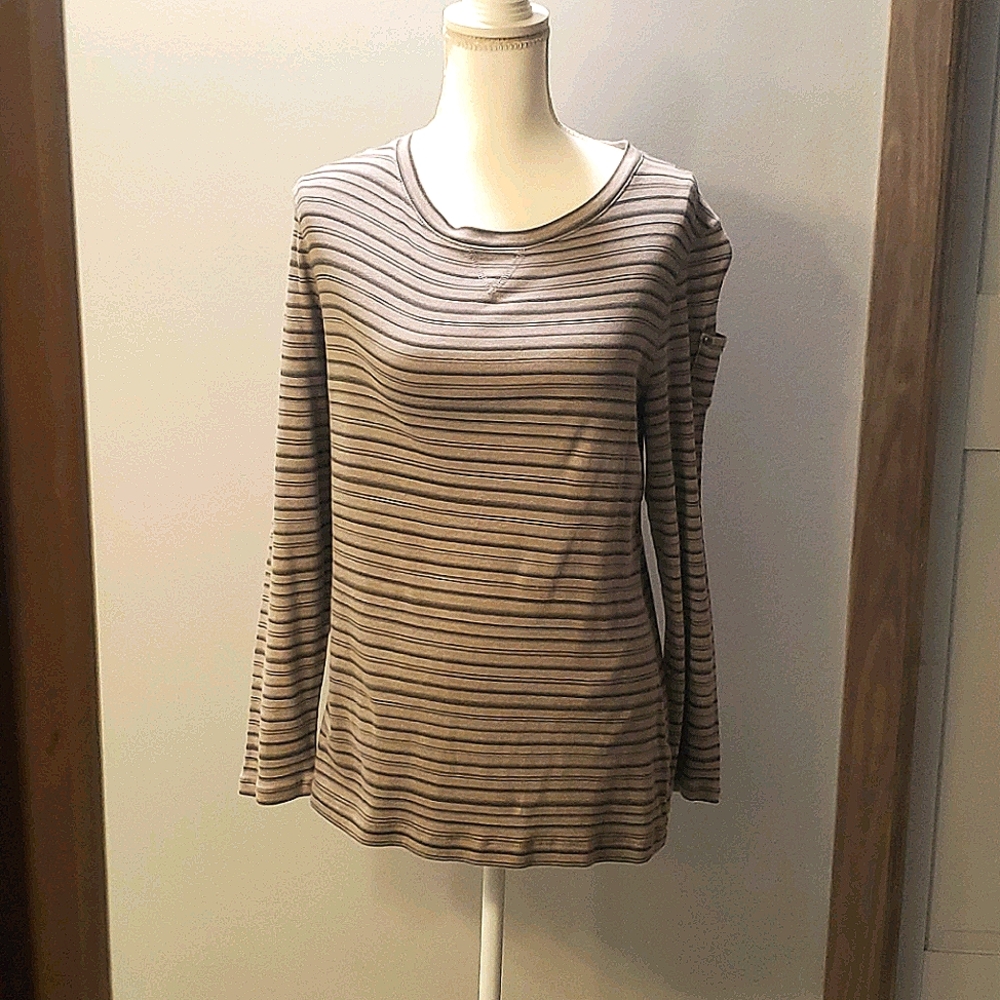 Womens Long Sleeve T-Shirt.   Size 1X